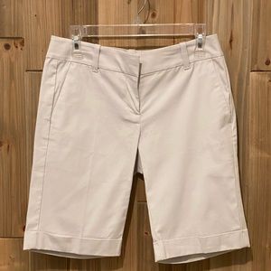 Ann Taylor | NWT Boardwalk Short | Cuffed | Size 2
